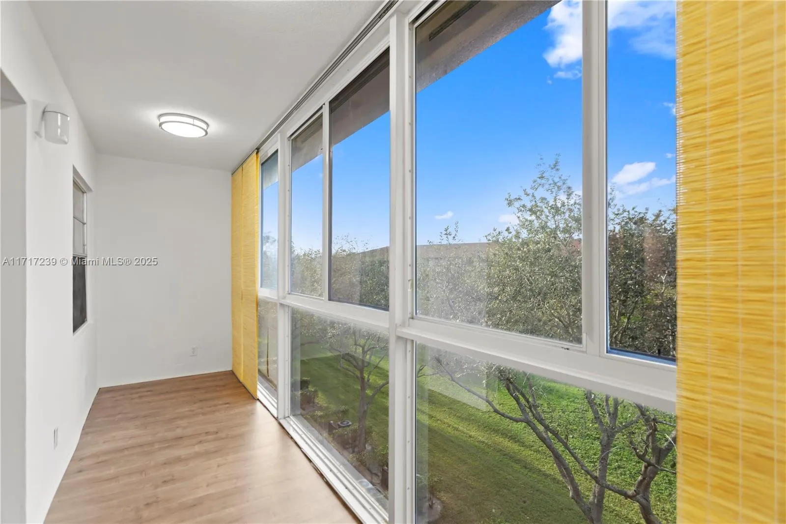 Pembroke Pines, Florida 33027, United States, 2 Bedrooms Bedrooms, ,2 BathroomsBathrooms,Residential,Active,22122