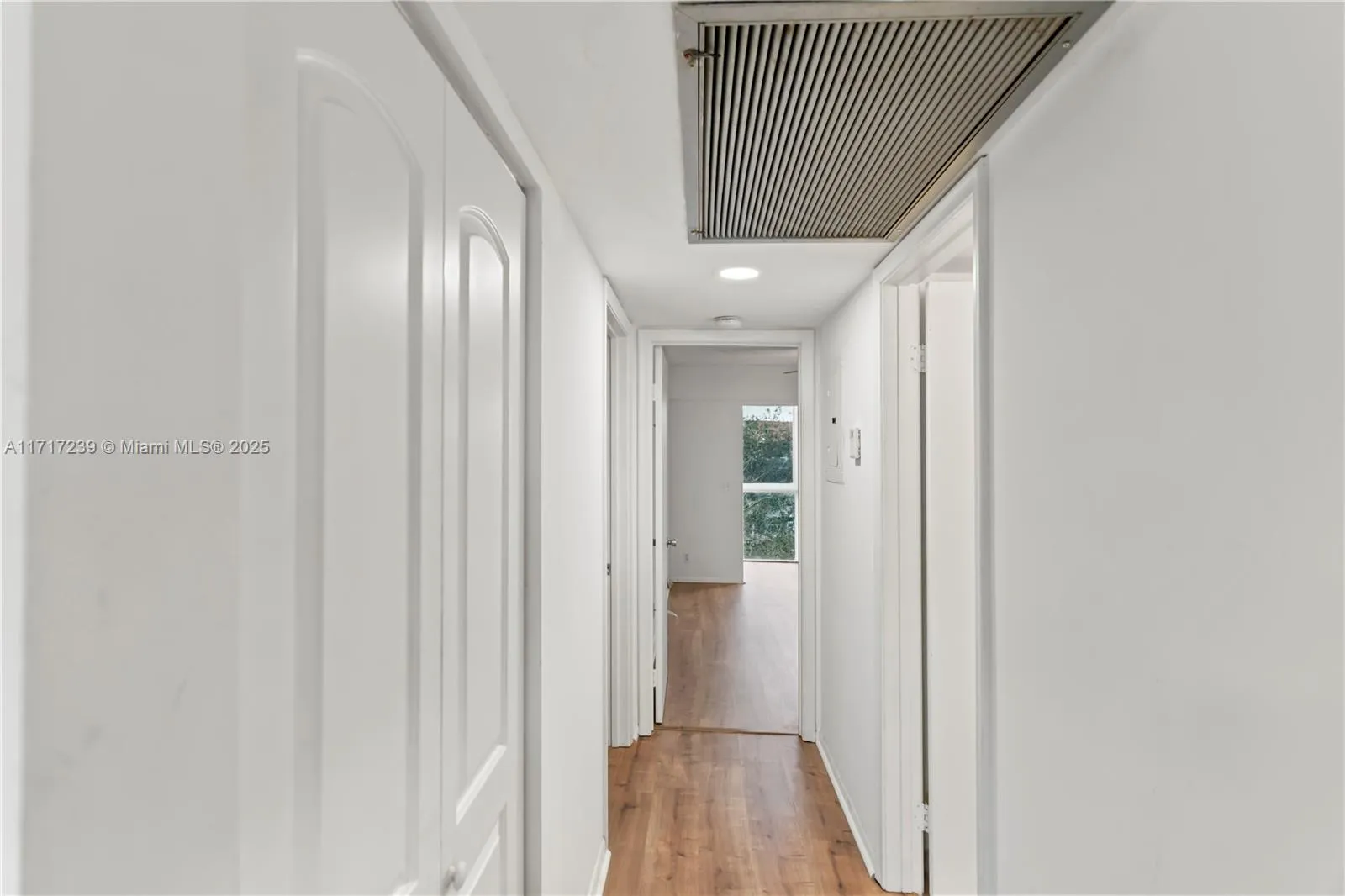 Pembroke Pines, Florida 33027, United States, 2 Bedrooms Bedrooms, ,2 BathroomsBathrooms,Residential,Active,22122