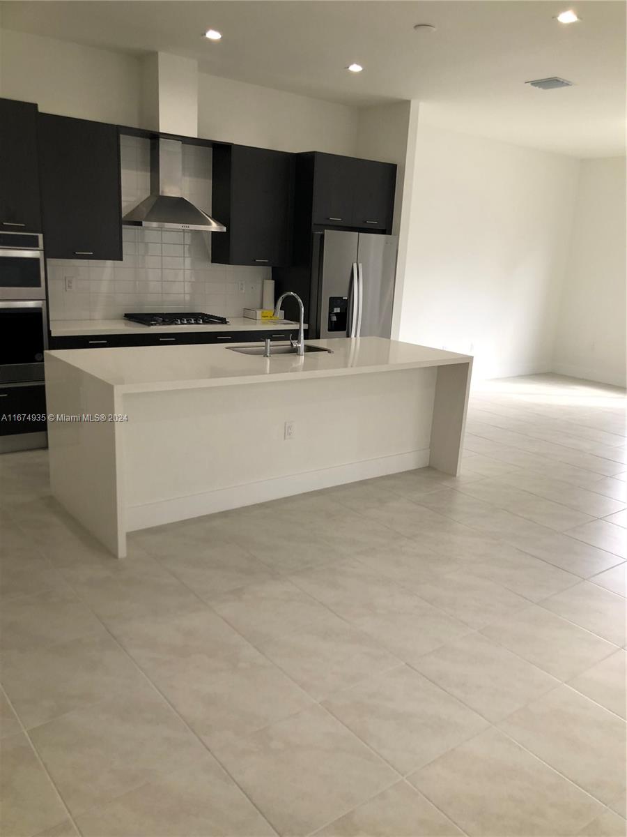DOWNTOWN DORAL SOUTH PHAS - Residential