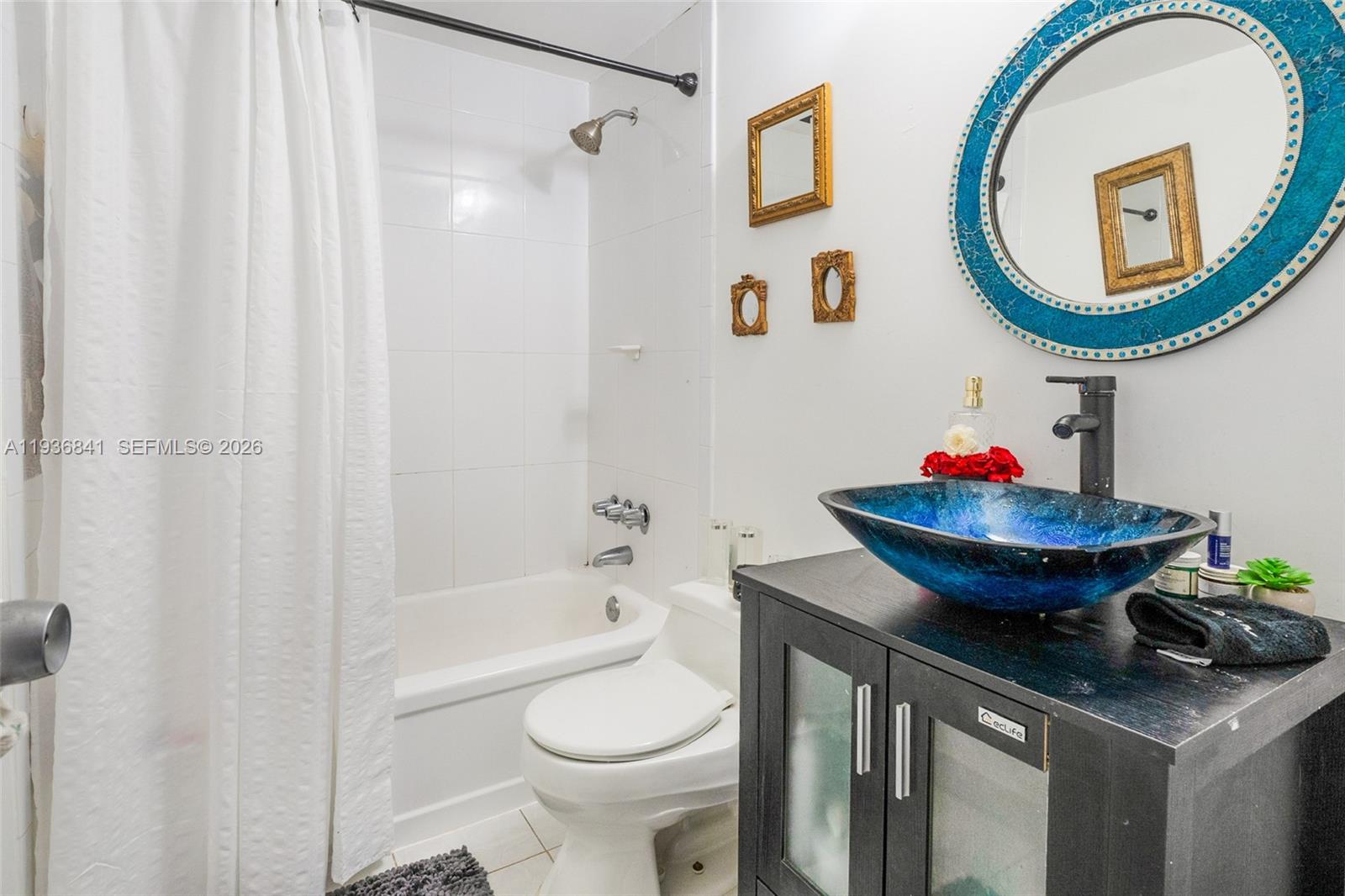 KENNEDY HOUSE CONDO - Residential