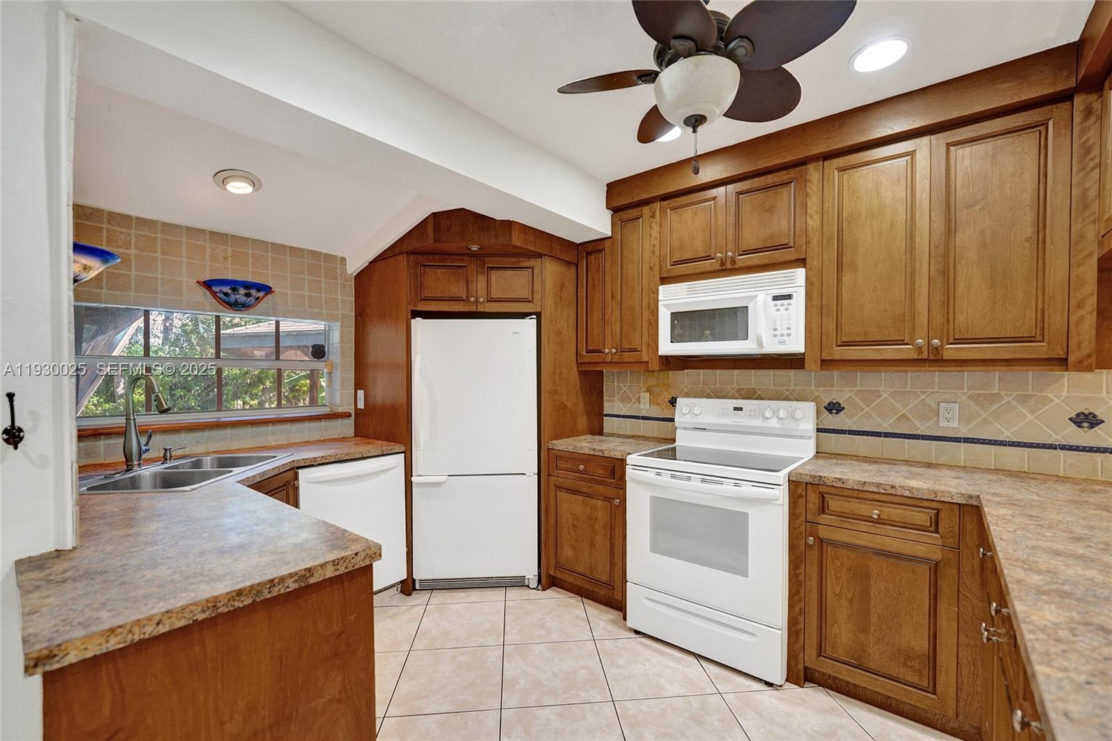 OAK RIDGE PARK AMEN PLAT - Residential Lease