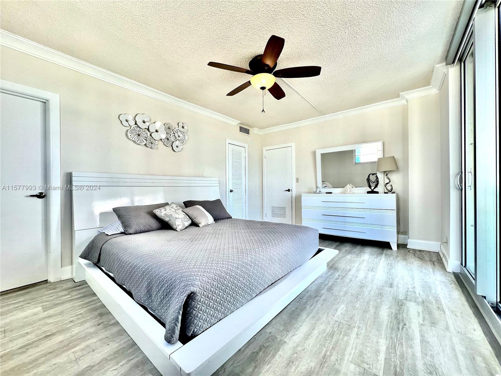 TIDES ON HOLLYWOOD BEACH - Residential