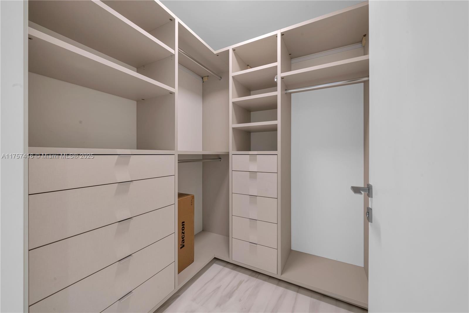300 Biscayne Boulevard Way - Residential