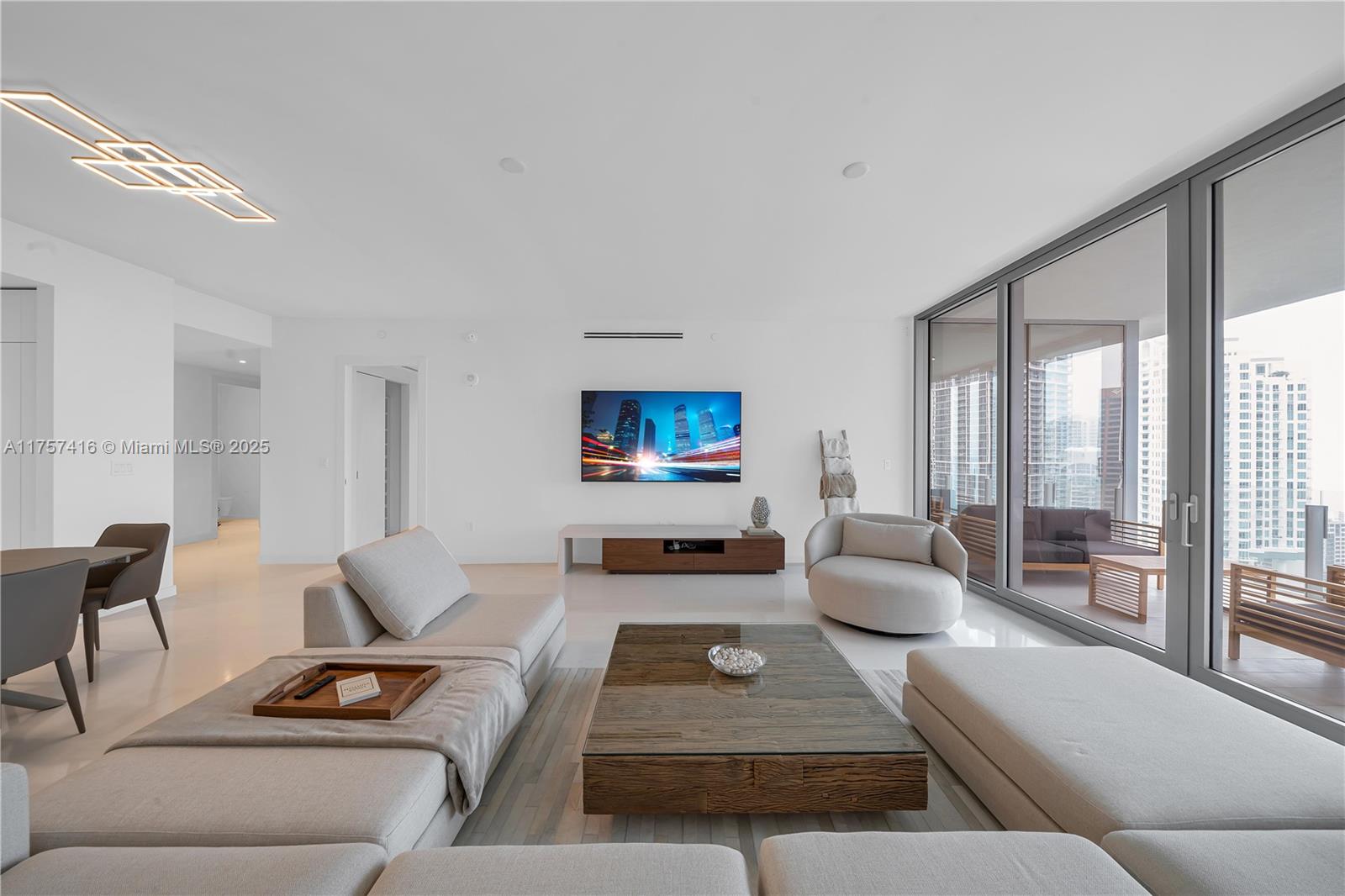 300 Biscayne Boulevard Way #2804