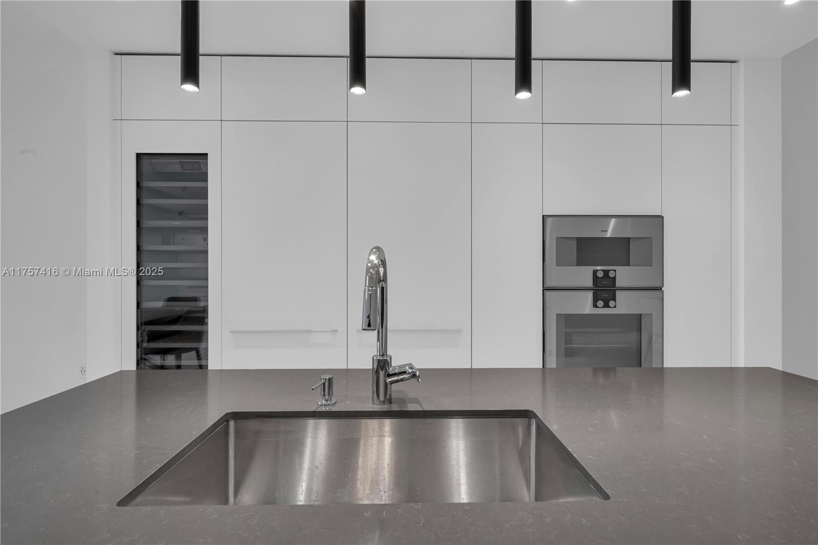 300 Biscayne Boulevard Way - Residential