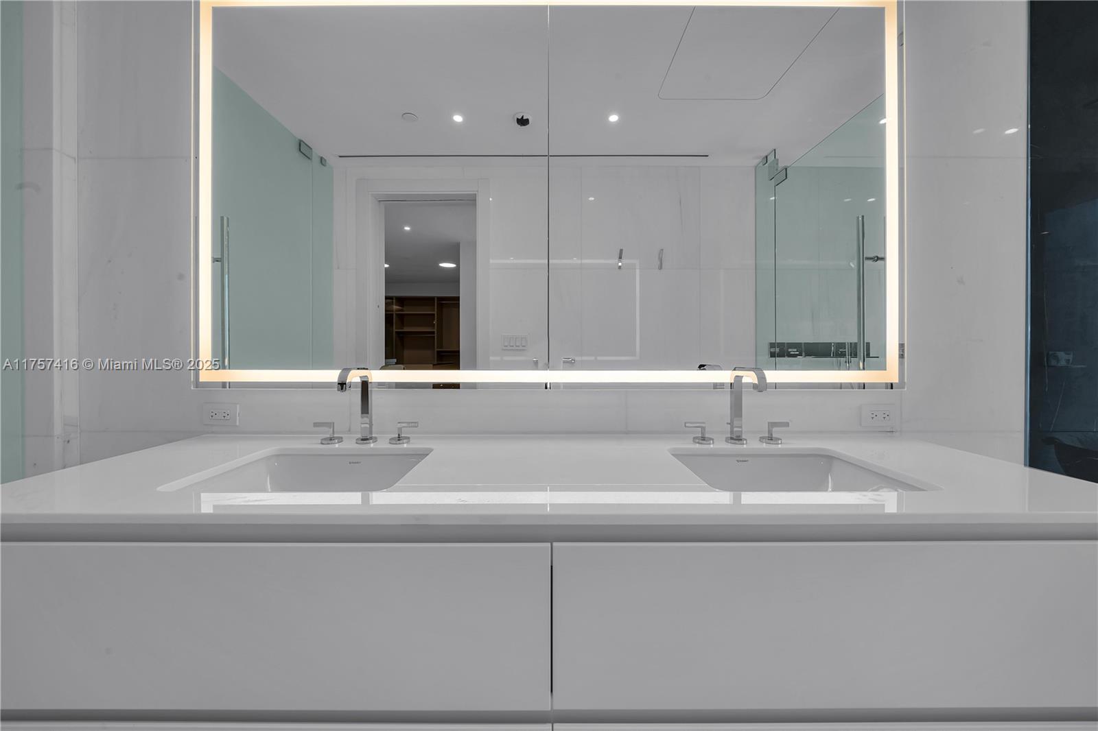 300 Biscayne Boulevard Way - Residential