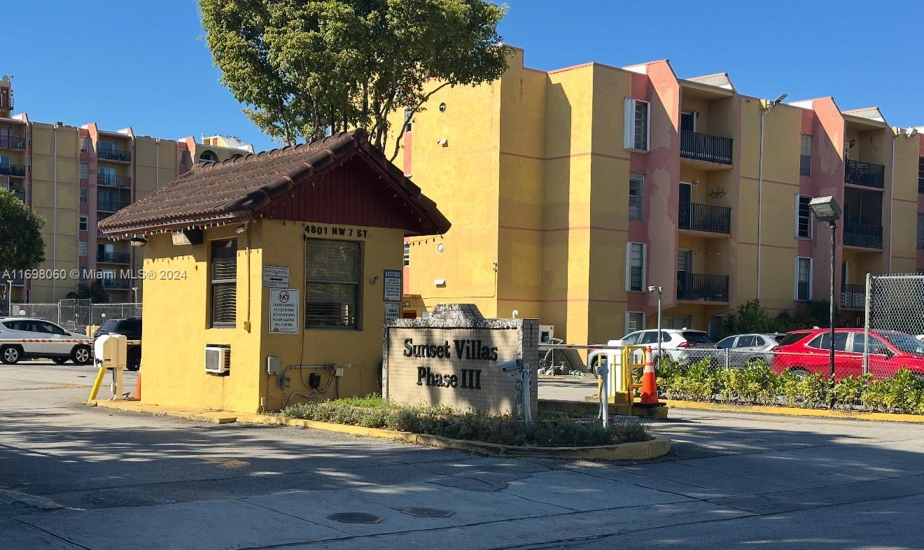 4717 Nw 7th St 604-10, Miami, Broward County, Florida - 2 Bedrooms  
2 Bathrooms - 