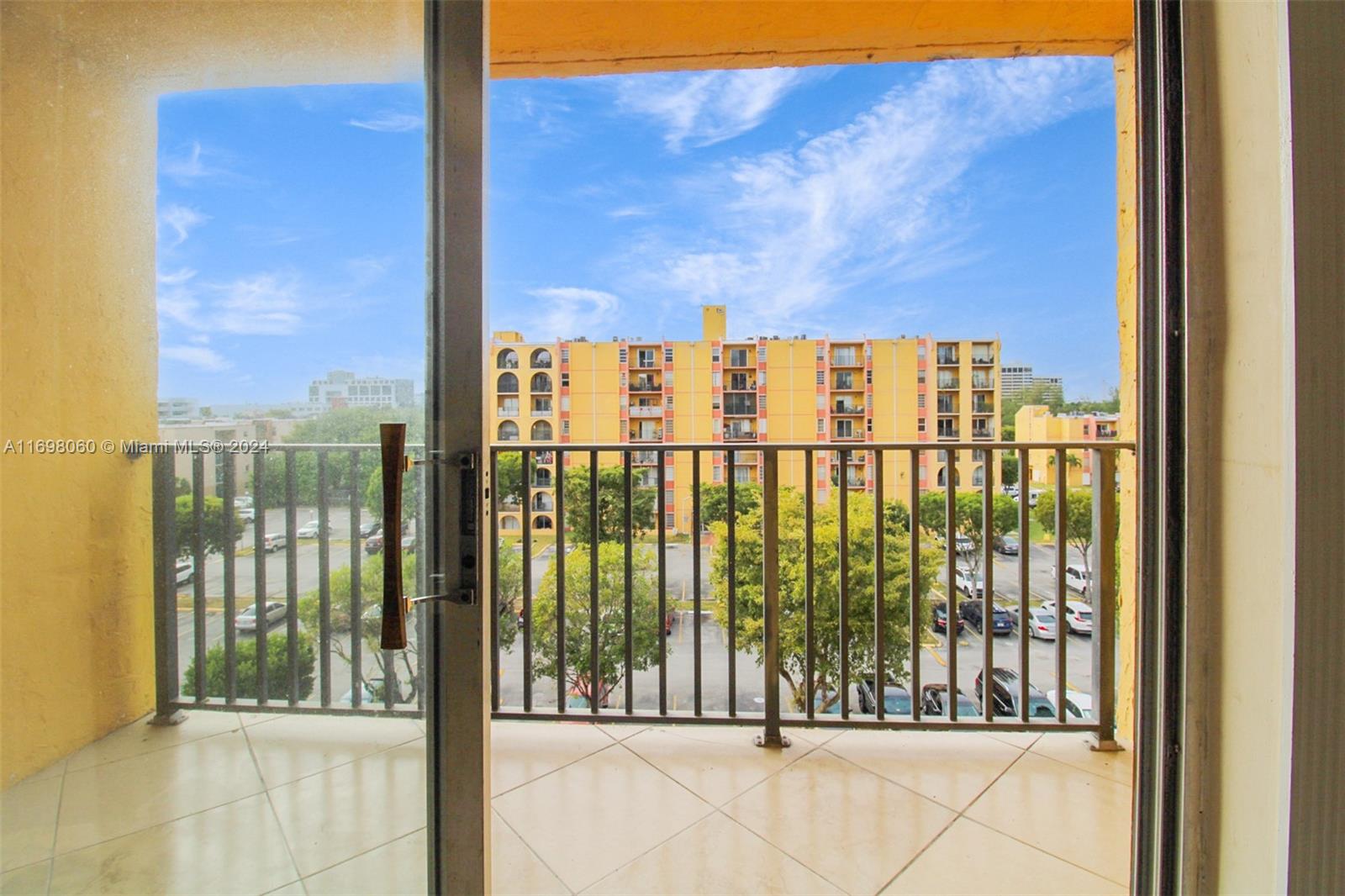 SUNSET VILLAS NO 3 CONDO - Residential