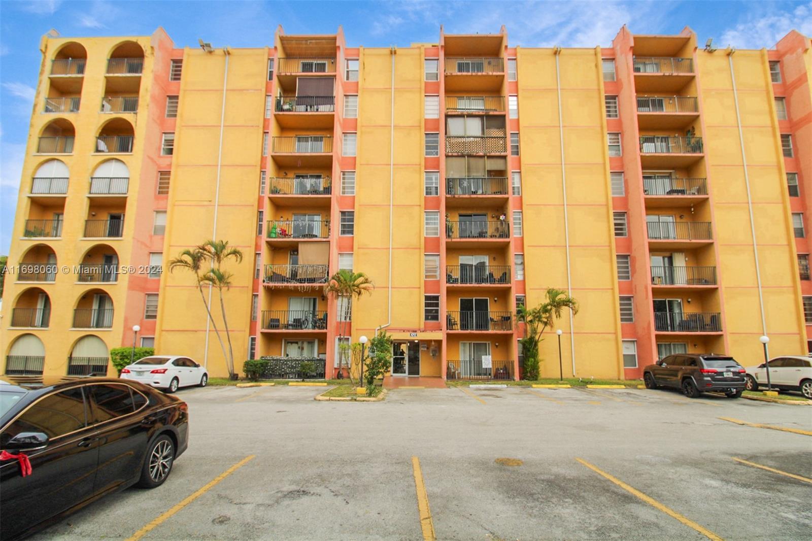 SUNSET VILLAS NO 3 CONDO - Residential