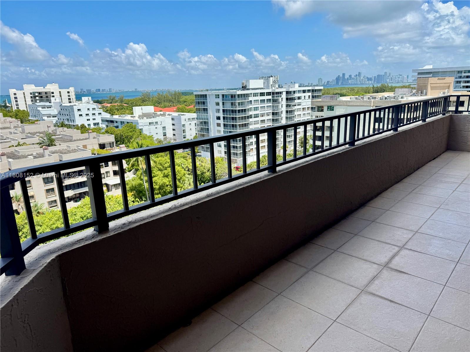 251 Crandon Blvd 904