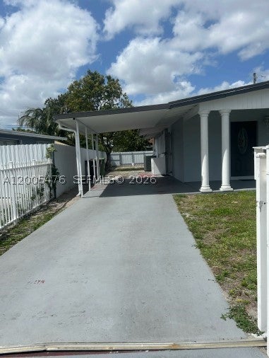 841 Hialeah Dr