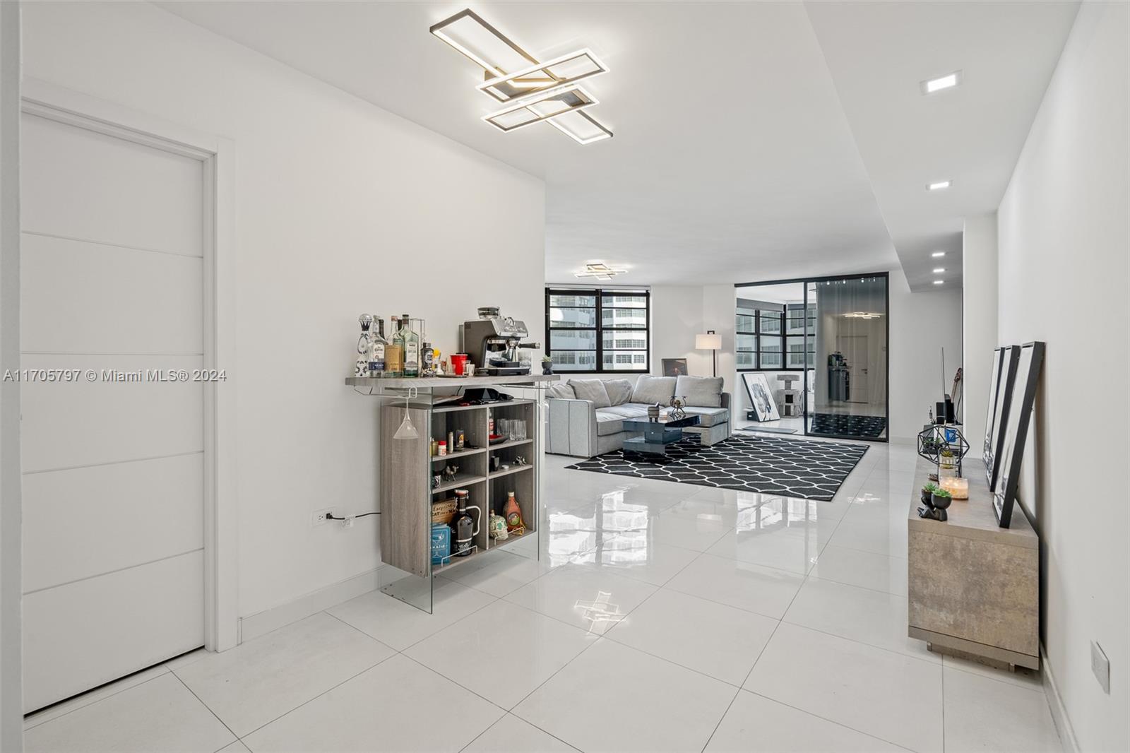 Property for Sale at 999 Brickell Bay Dr 705, Miami, Broward County, Florida - Bedrooms: 2 
Bathrooms: 2  - $415,000