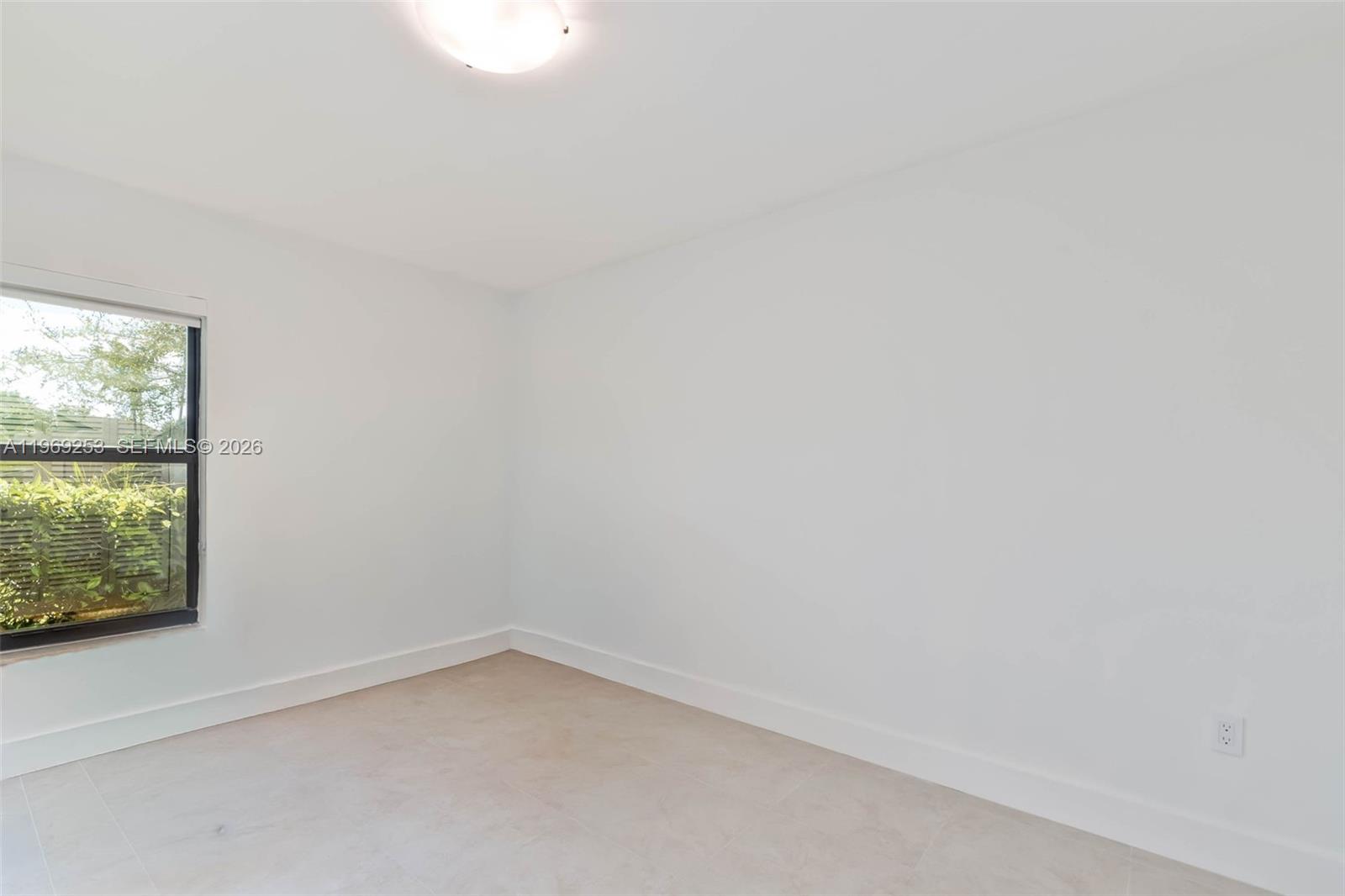 BRIAR LAKE - Residential Lease