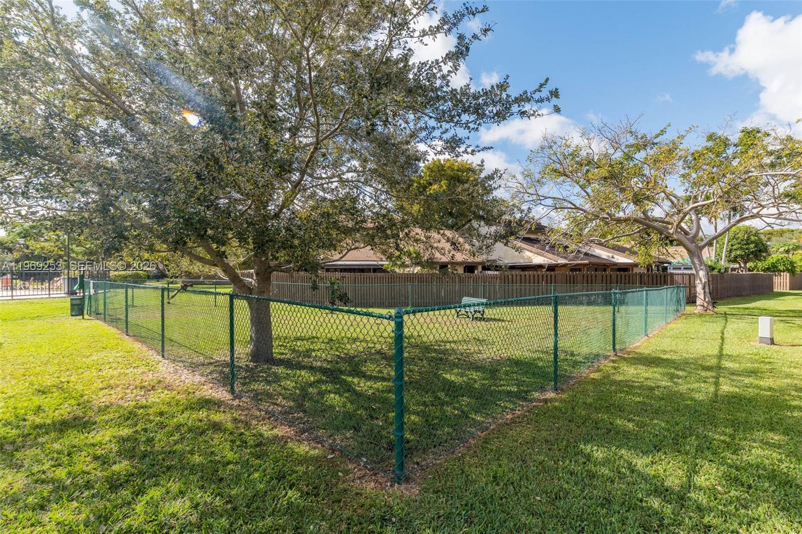 BRIAR LAKE - Residential Lease