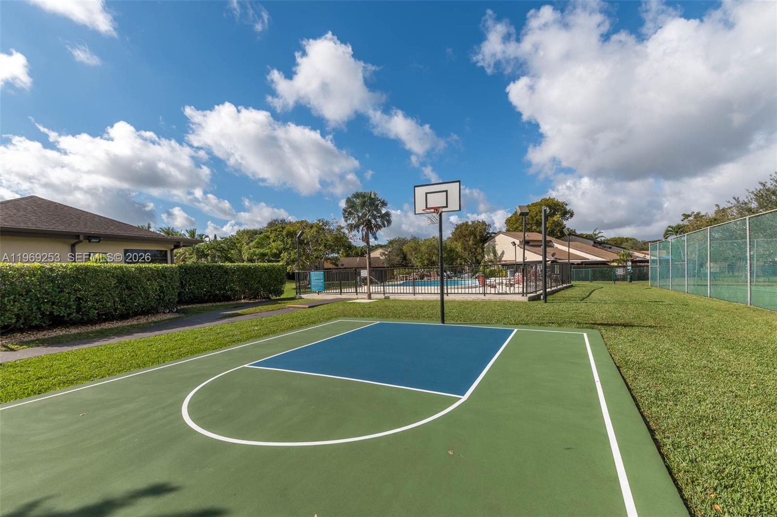 BRIAR LAKE - Residential Lease