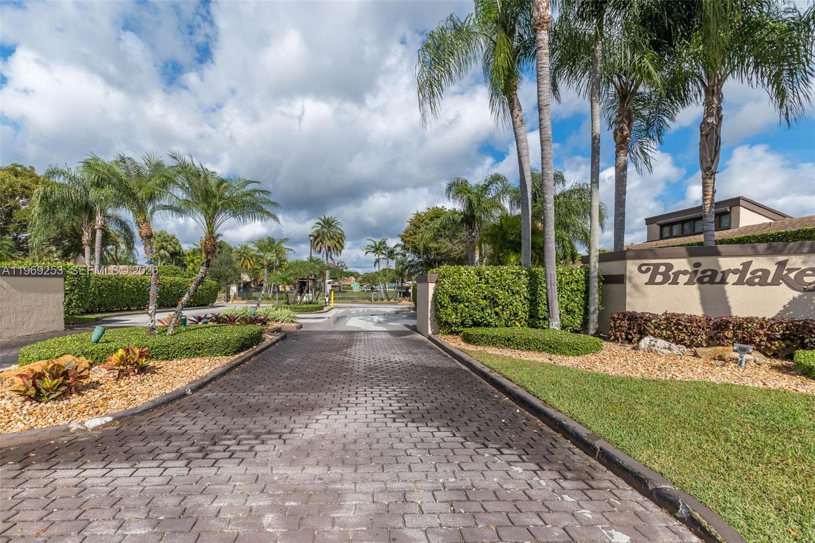 BRIAR LAKE - Residential Lease