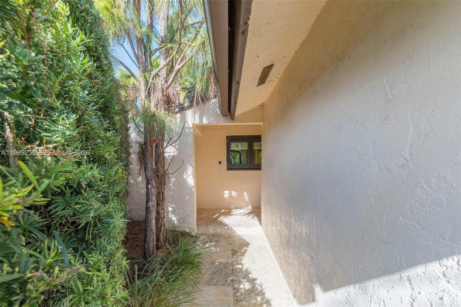 BRIAR LAKE - Residential Lease