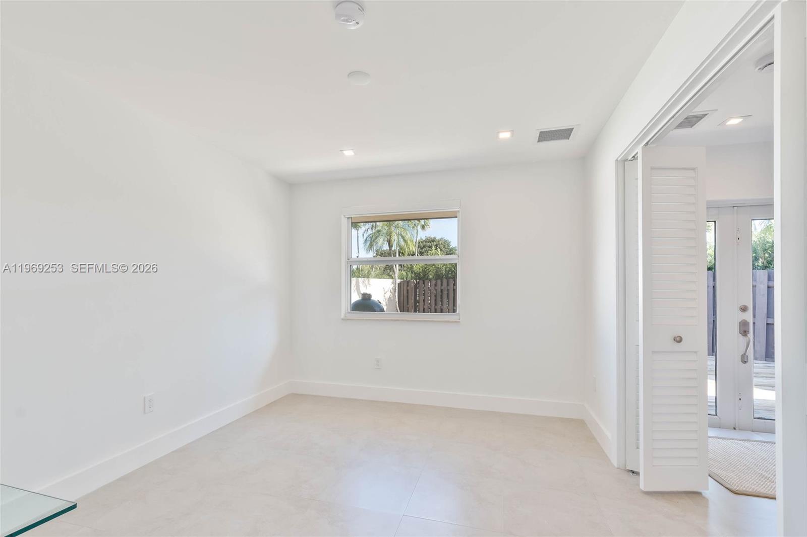 BRIAR LAKE - Residential Lease