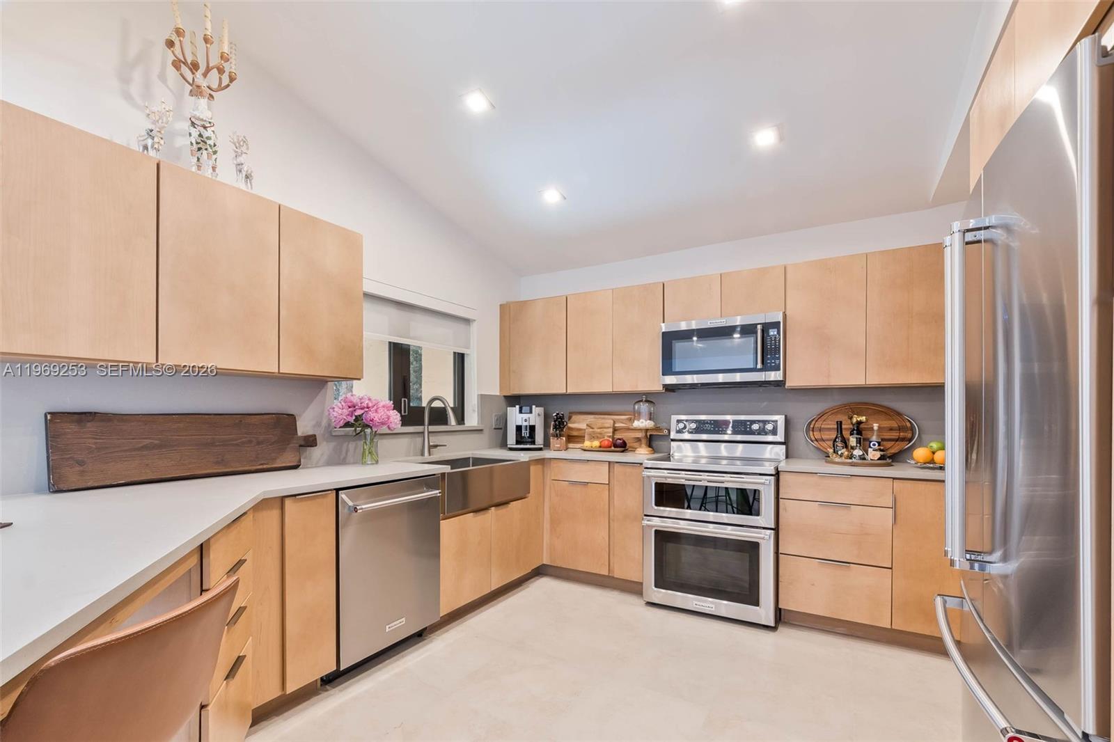 BRIAR LAKE - Residential Lease