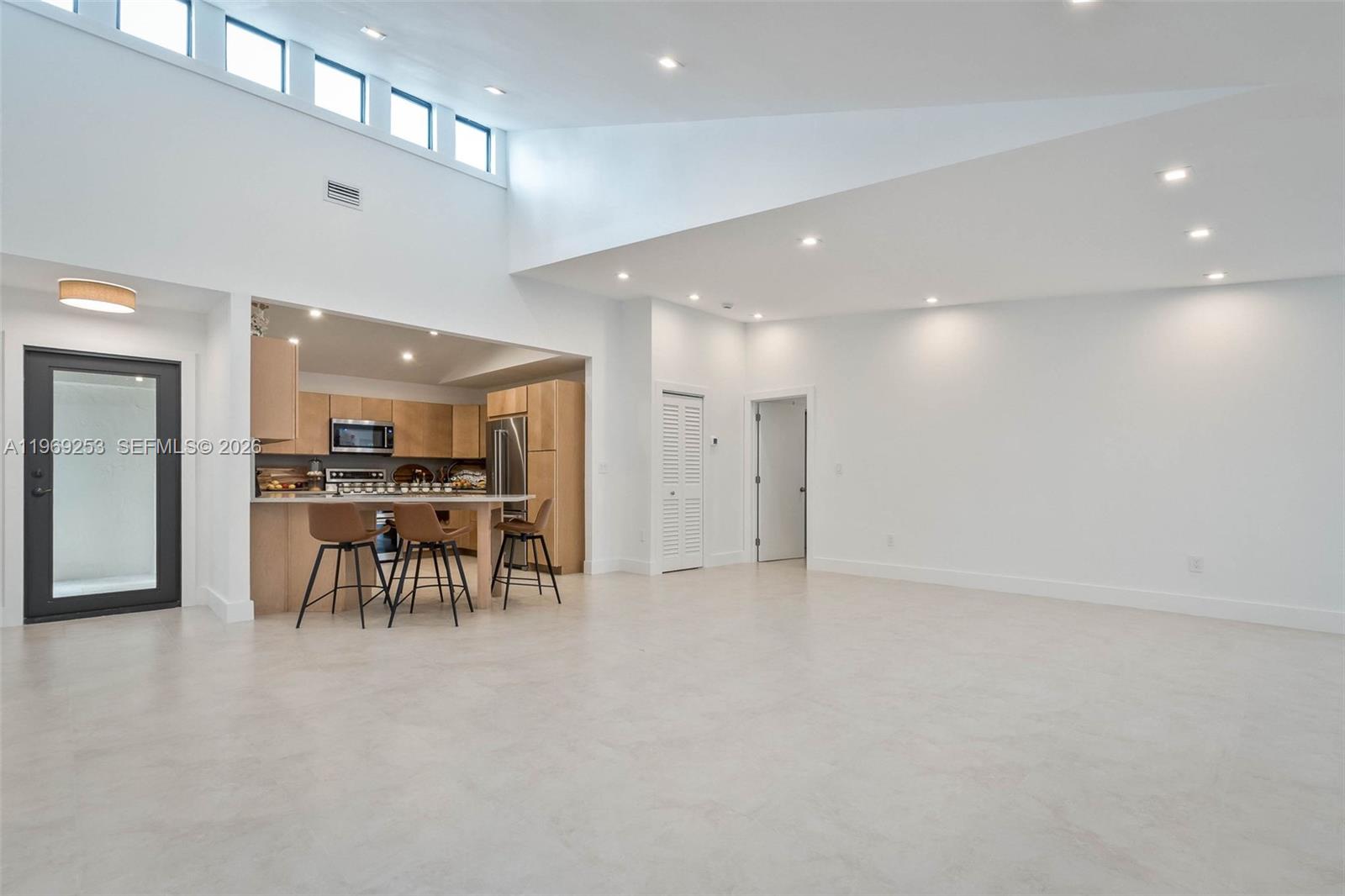 BRIAR LAKE - Residential Lease