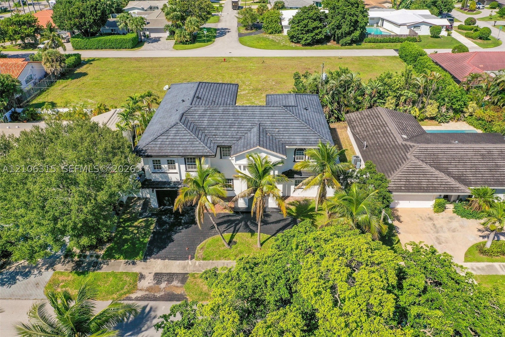 2319 NE 35th Dr