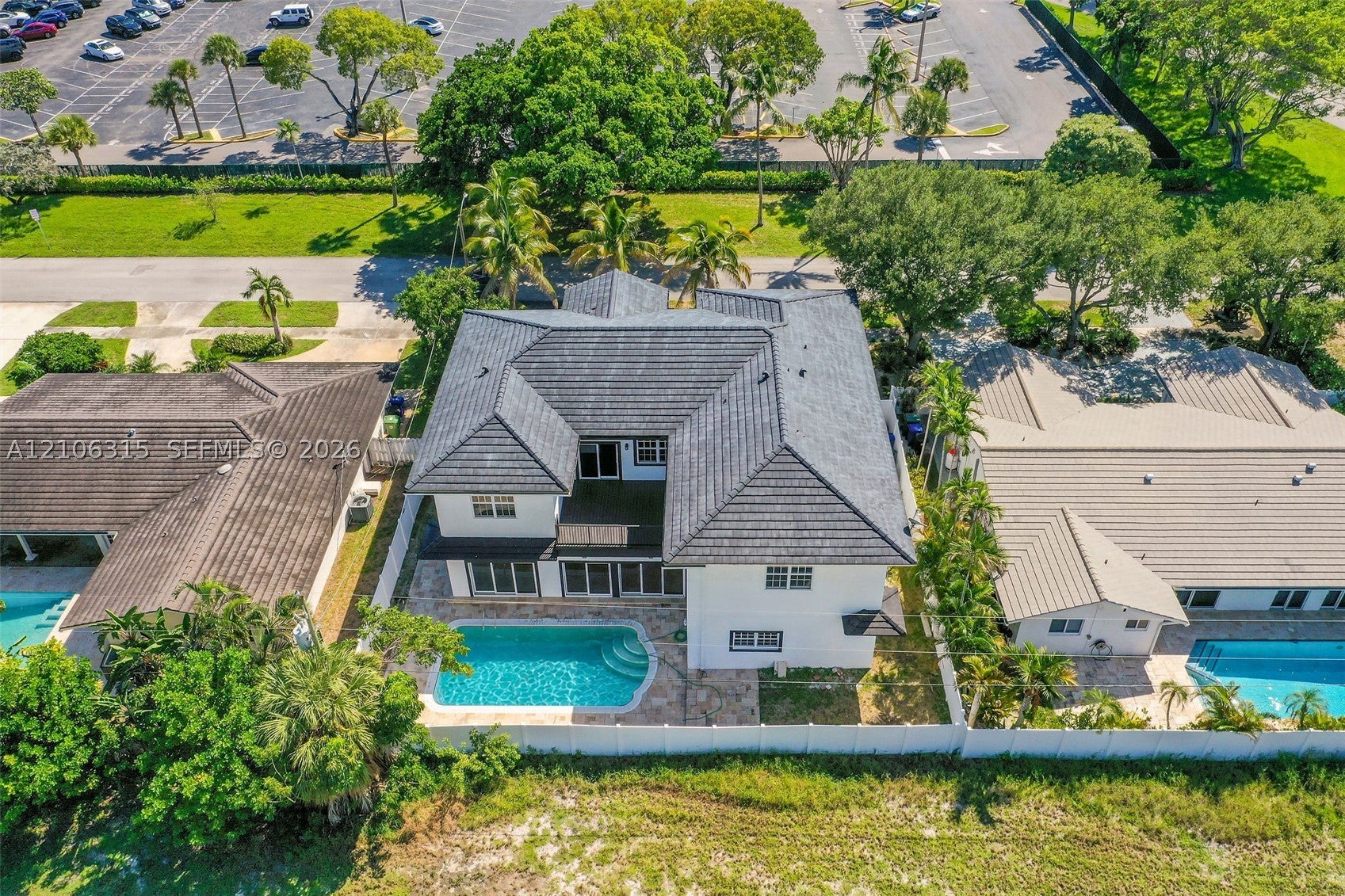 2319 NE 35th Dr