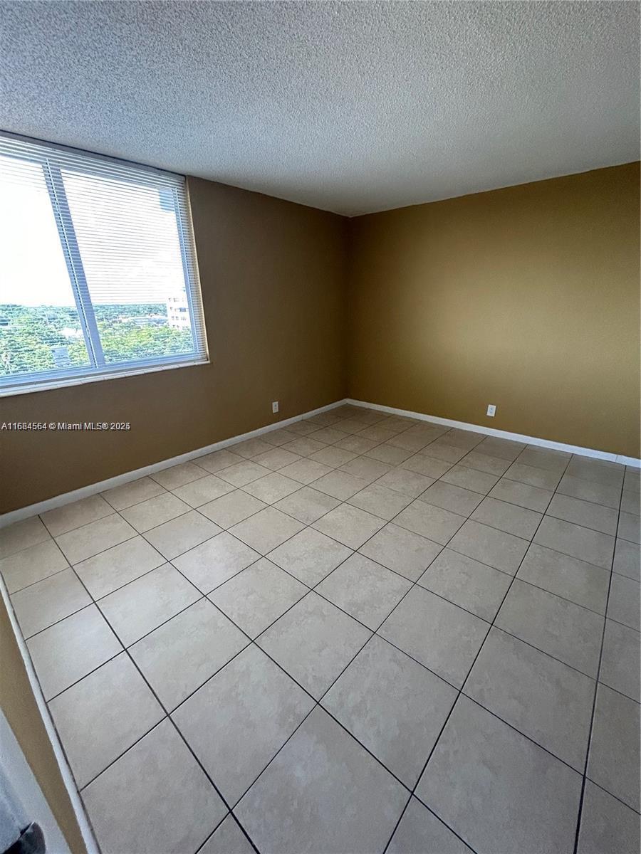 DADELAND PLACE CONDO - Residential Lease