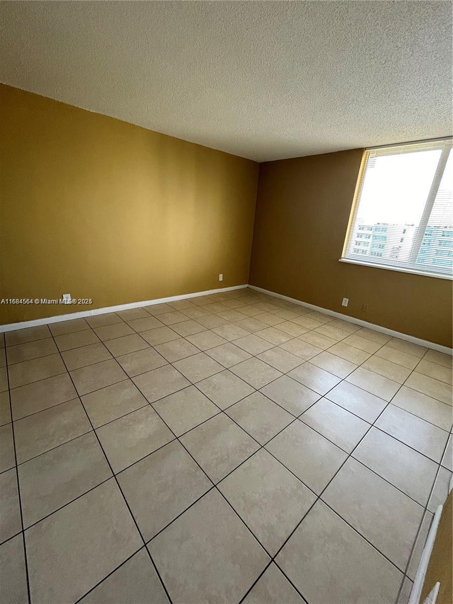 DADELAND PLACE CONDO - Residential Lease