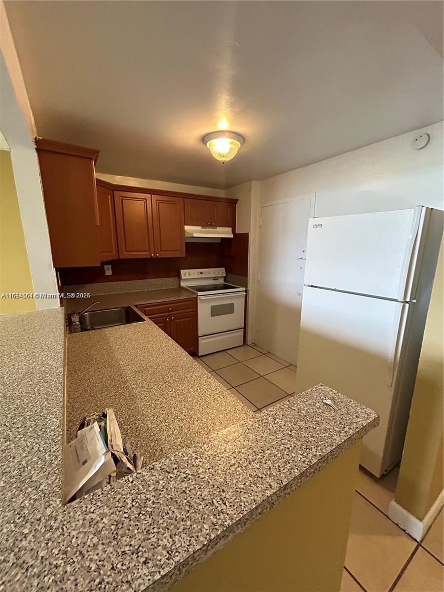 DADELAND PLACE CONDO - Residential Lease