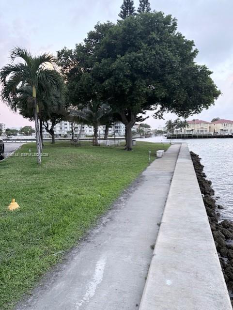 WINSTON TOWERS 500 CONDO - Residential