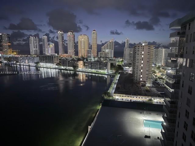 WINSTON TOWERS 500 CONDO - Residential