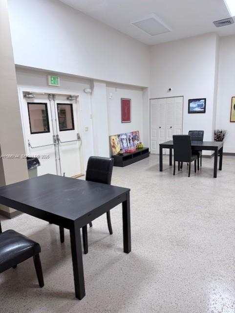 WINSTON TOWERS 500 CONDO - Residential