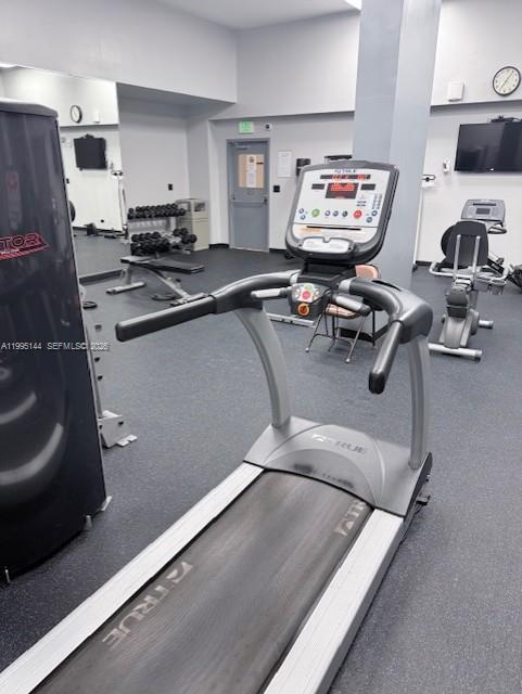 WINSTON TOWERS 500 CONDO - Residential