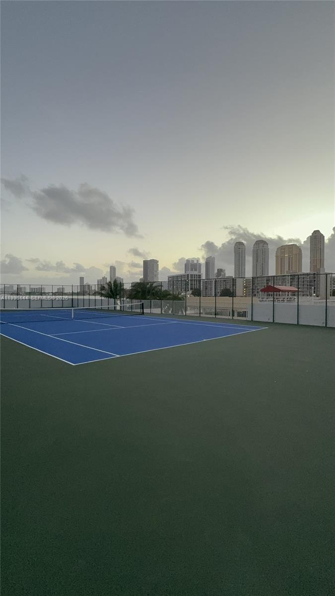 WINSTON TOWERS 500 CONDO - Residential