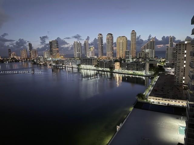 WINSTON TOWERS 500 CONDO - Residential