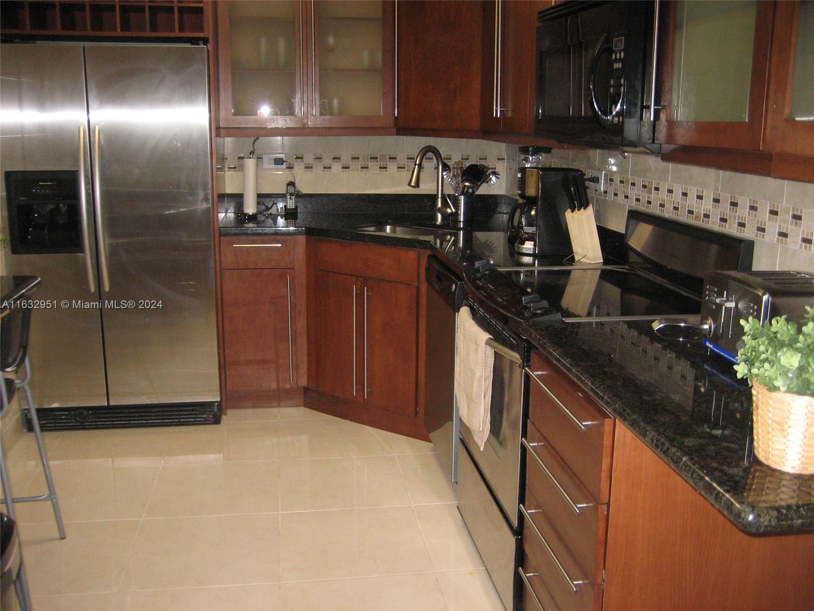 5601 Collins Ave 721
