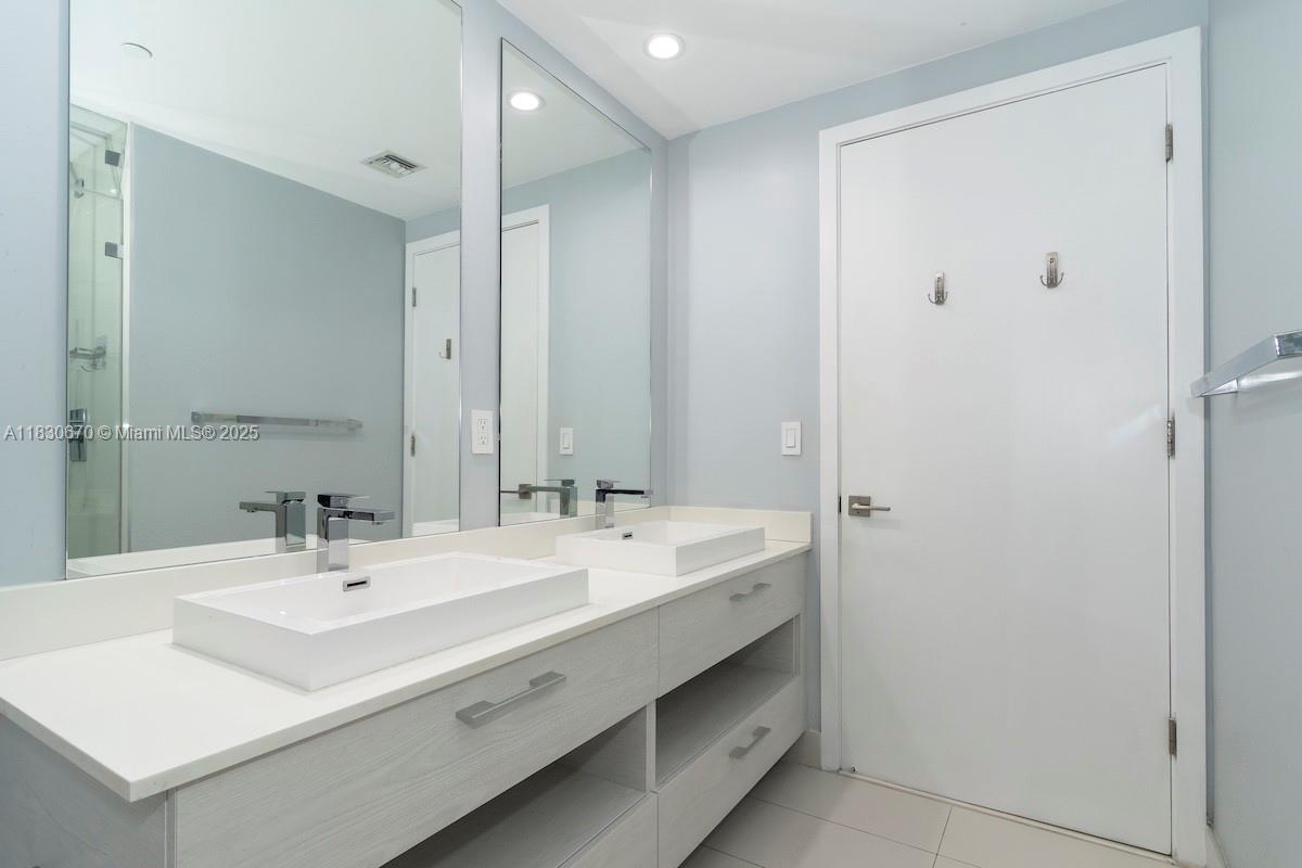 BRICKELL HEIGHTS EAST CON - Residential