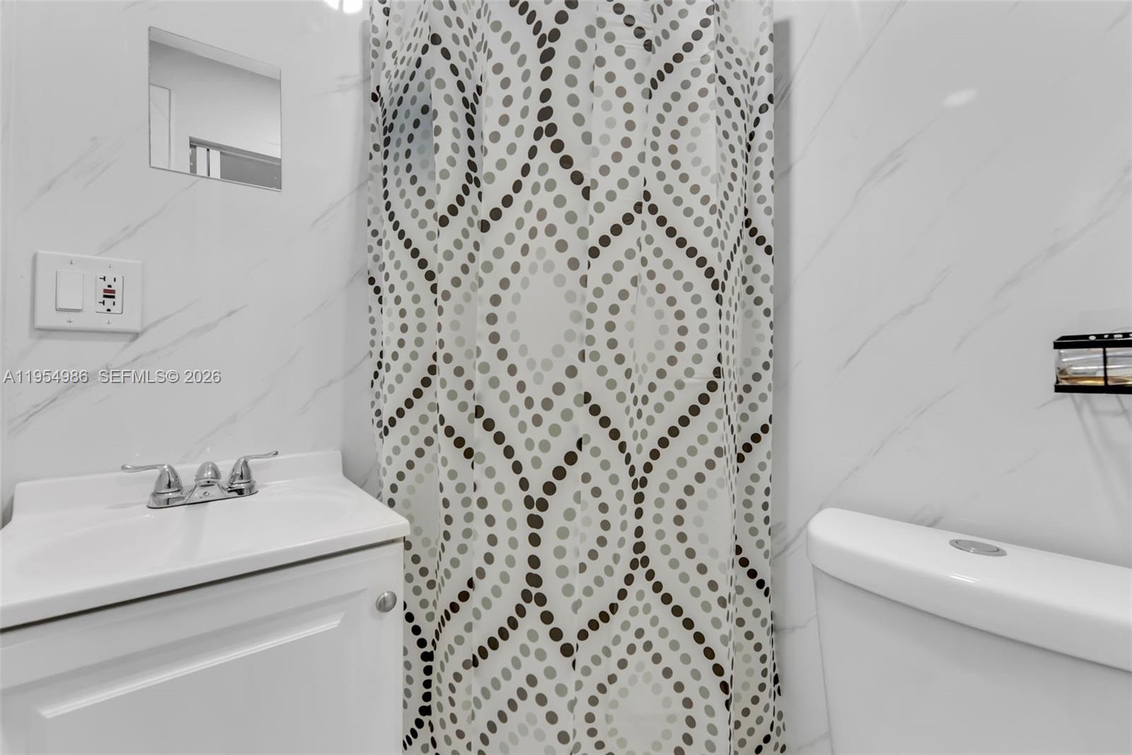 LAKE VILG AT INTL LAKE TH - Residential