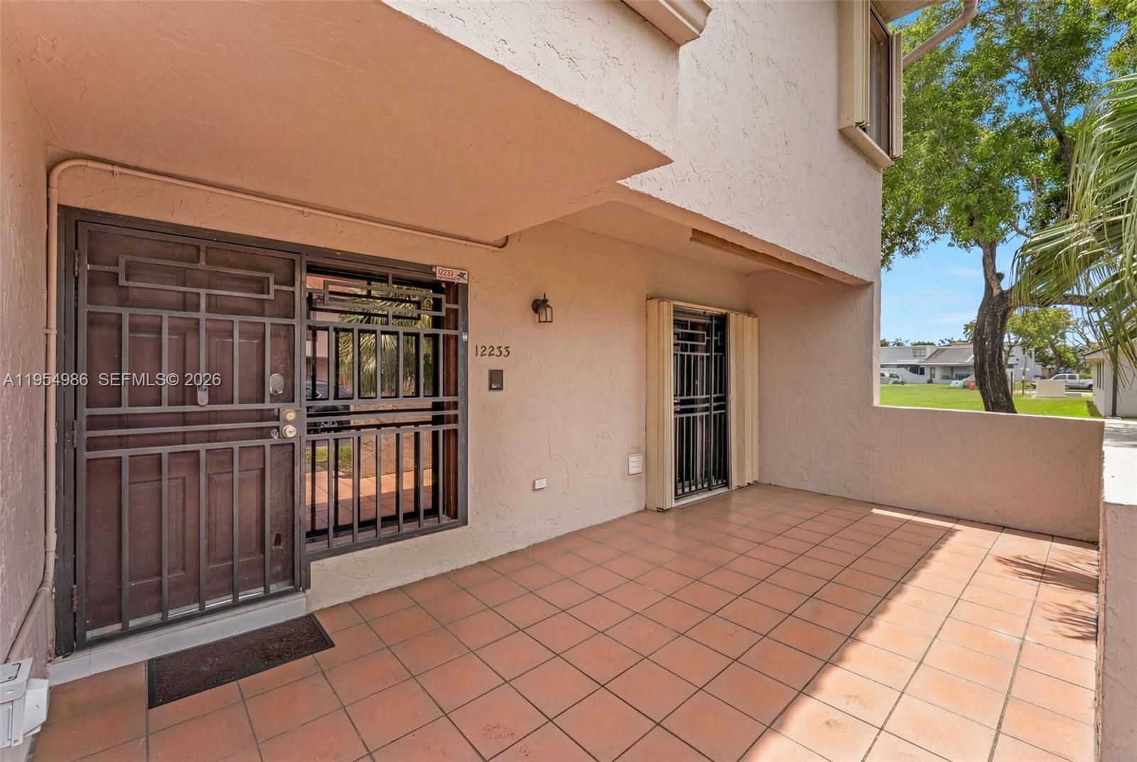 LAKE VILG AT INTL LAKE TH - Residential