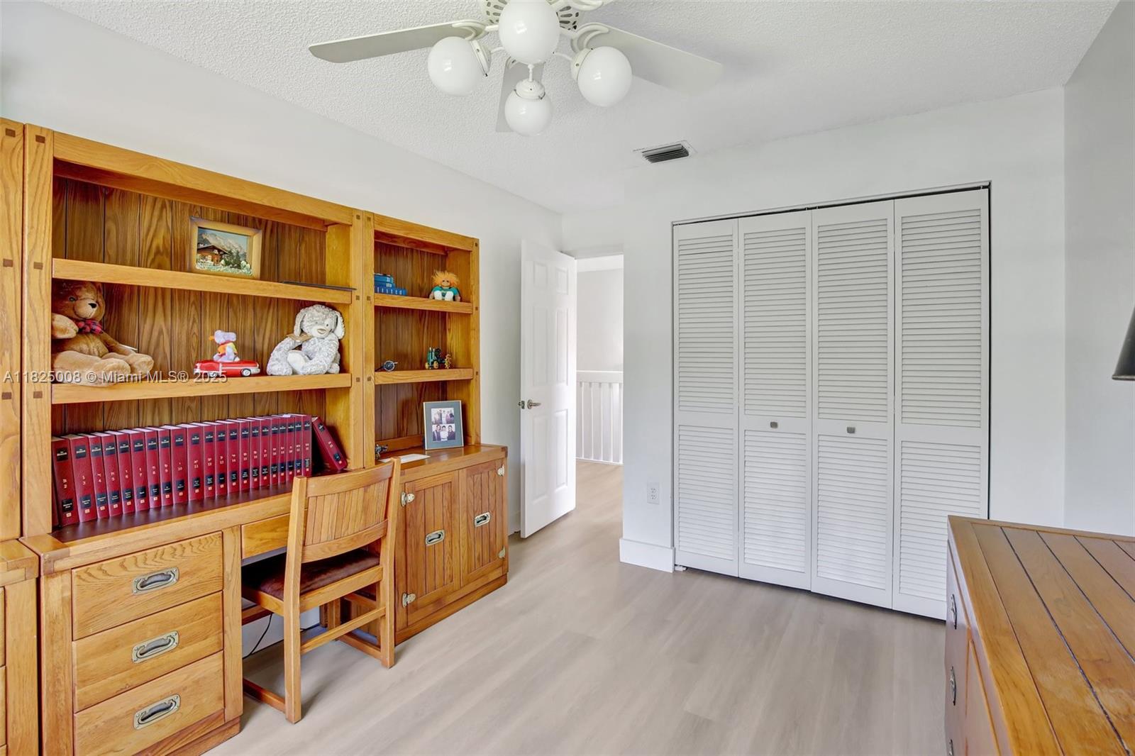 SAWGRASS PLANTATION - Residential