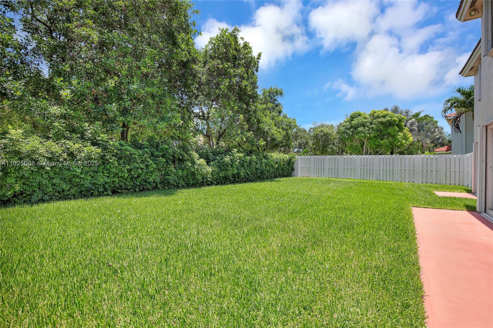 SAWGRASS PLANTATION - Residential