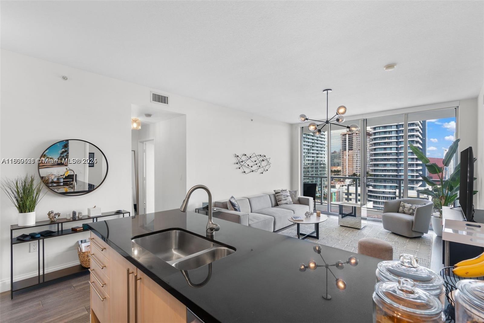 79 SW 12th St 2204-S