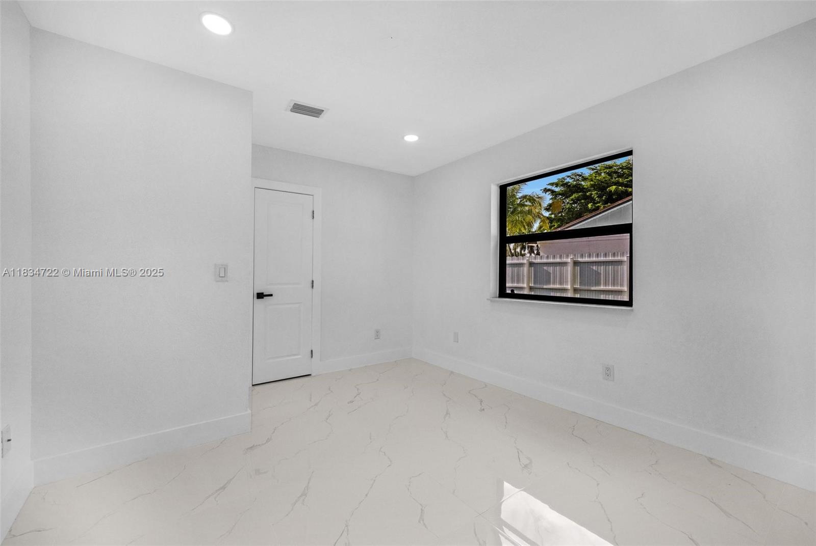 AVOCADO VILLAS - Residential