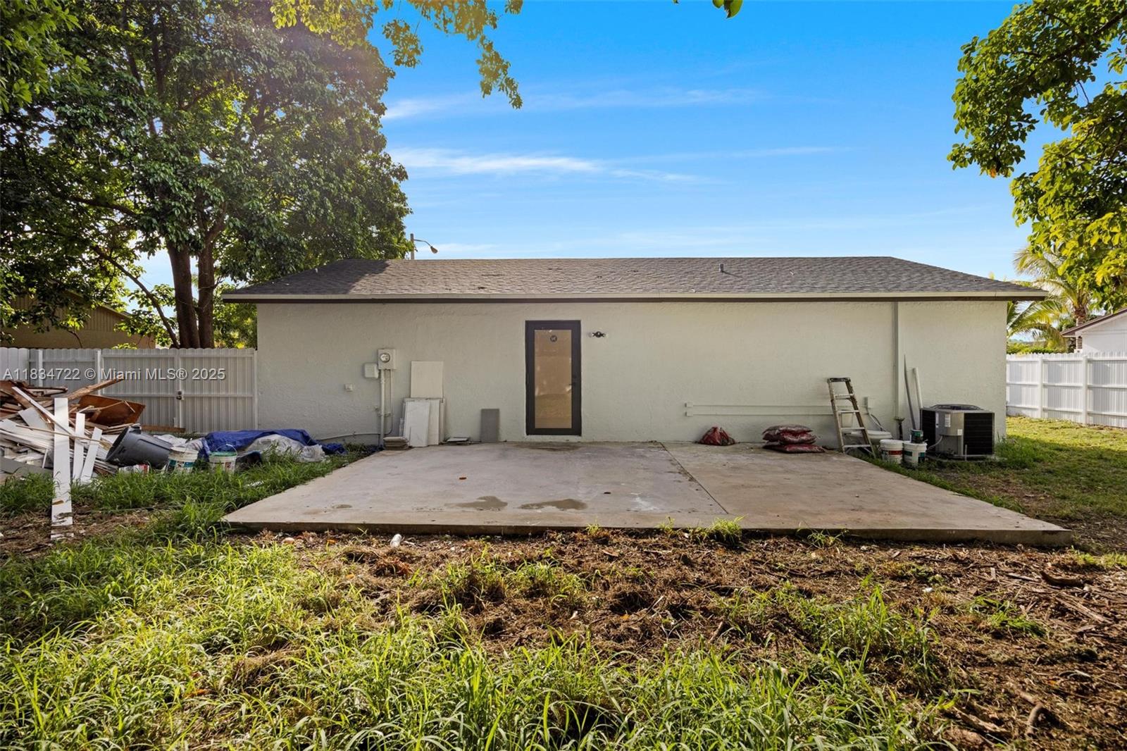 AVOCADO VILLAS - Residential