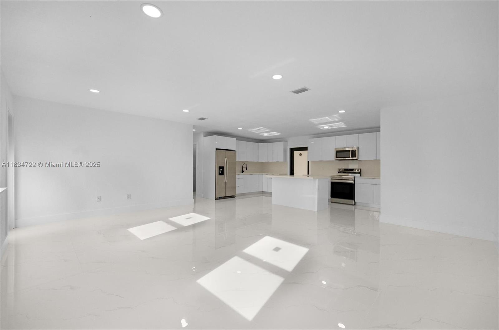 AVOCADO VILLAS - Residential