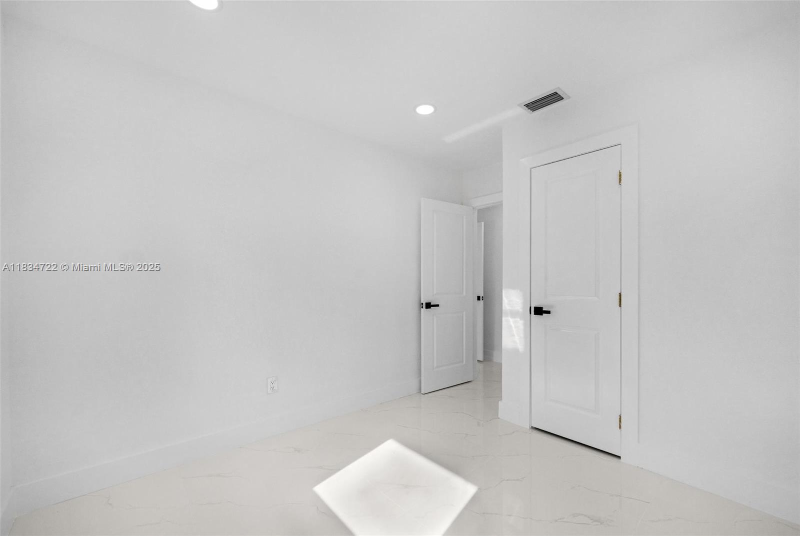 AVOCADO VILLAS - Residential