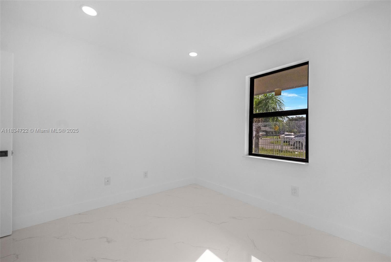 AVOCADO VILLAS - Residential