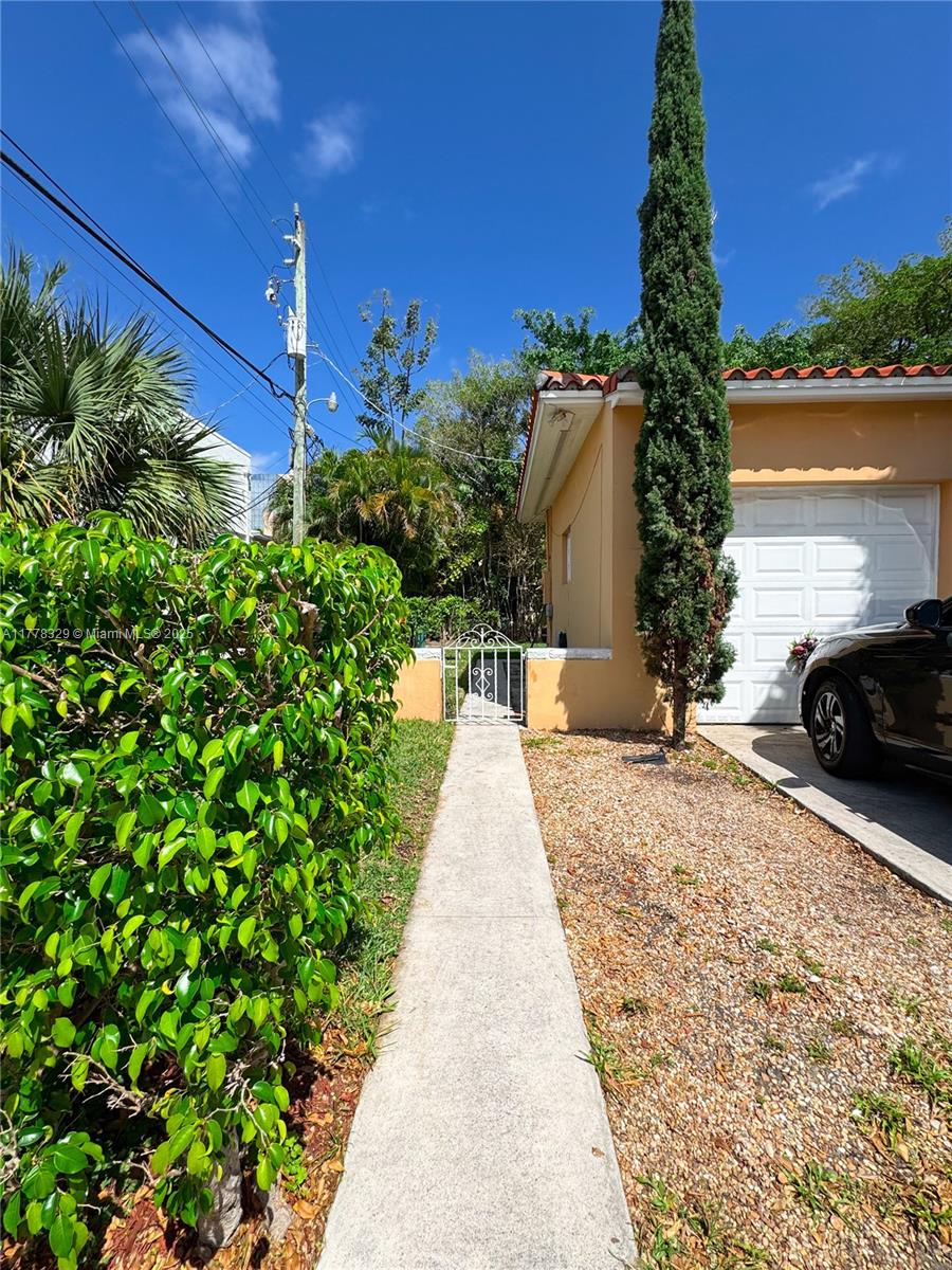 CORAL GABLES CRAFTS SEC - Residential