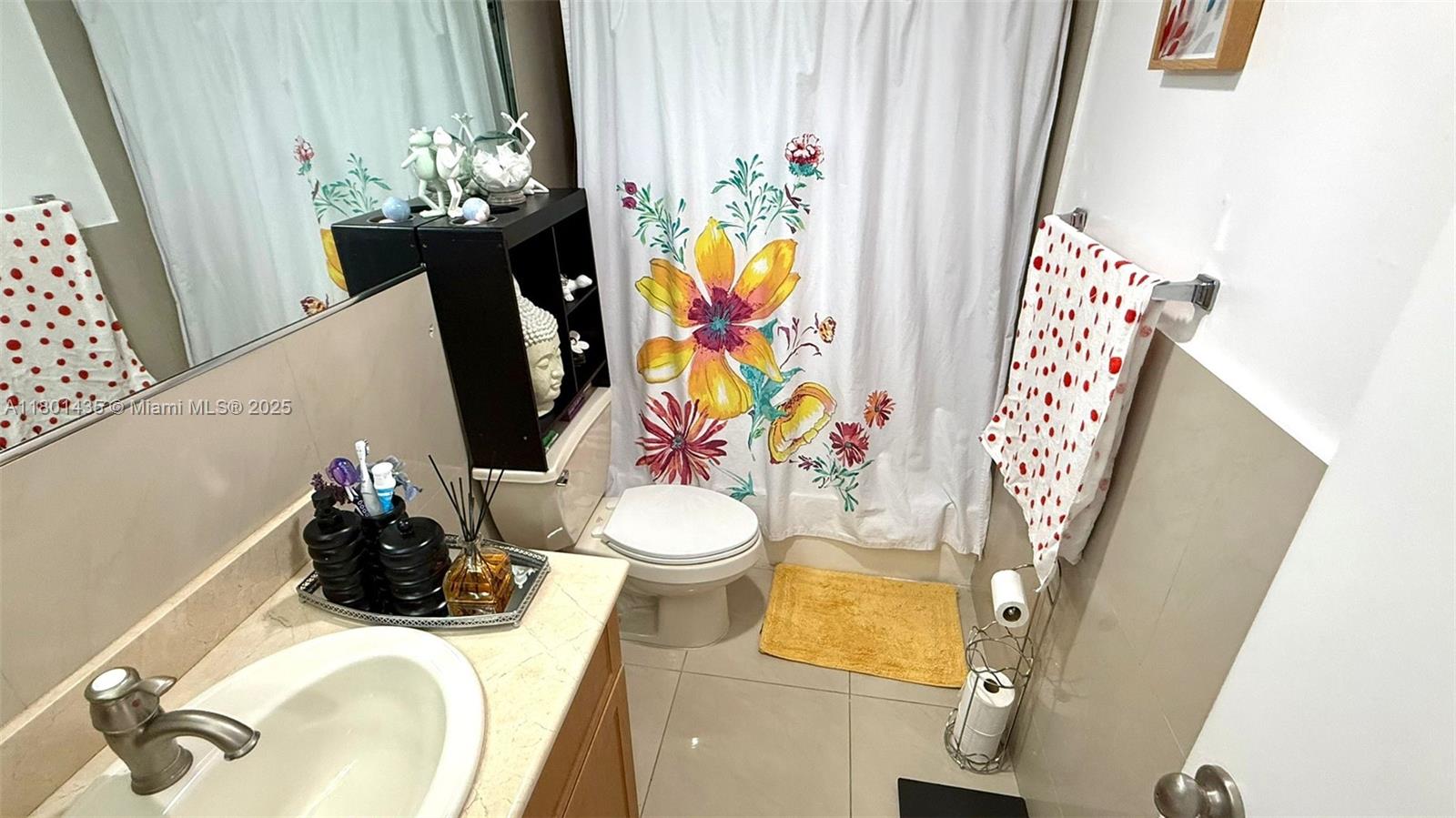 YACHT CLUB CONDO (THE) - Residential