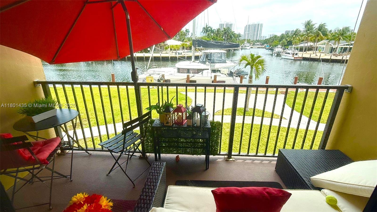 YACHT CLUB CONDO (THE) - Residential